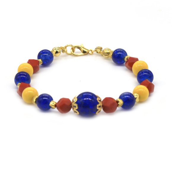 D.C. comics theme bracelet, Wonder Woman with figurine included. - Picture 2 of 3